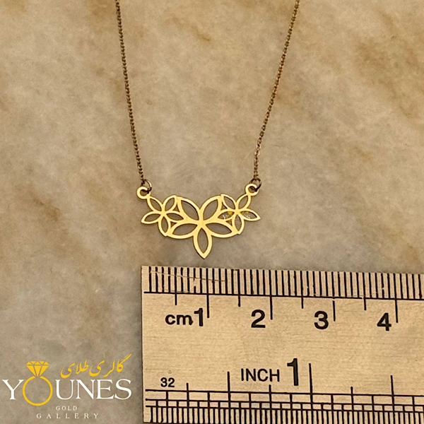 گردنبند سه گل مینیمال طلا لیزری